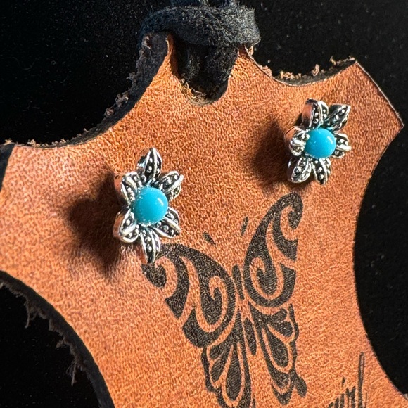 Southwest Style Turquoise Stud Post Fashion Earrings - Picture 6 of 7
